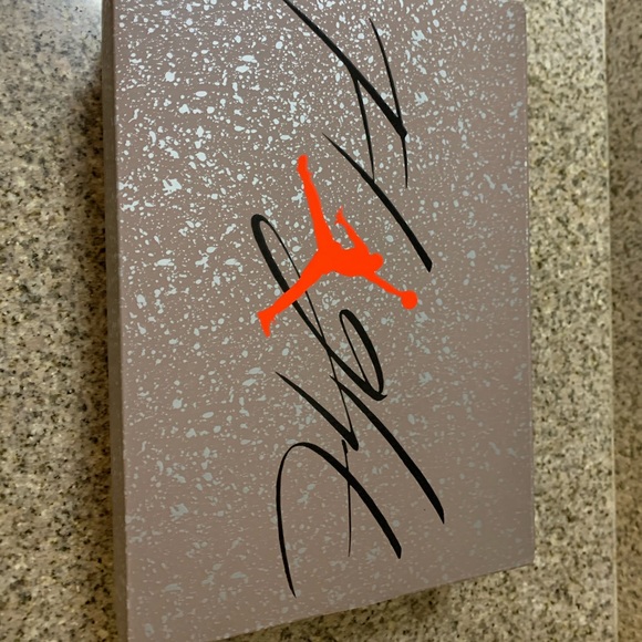 Jordan 4 taupe haze - Picture 4 of 5